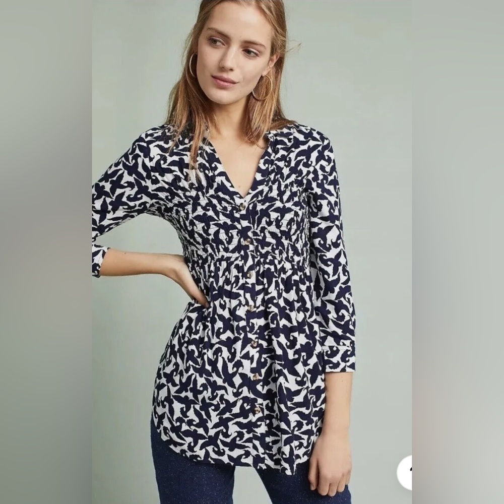 MAEVE Anthropologie Alexa Smocked Button Top Size Med Bird Navy White Tunic